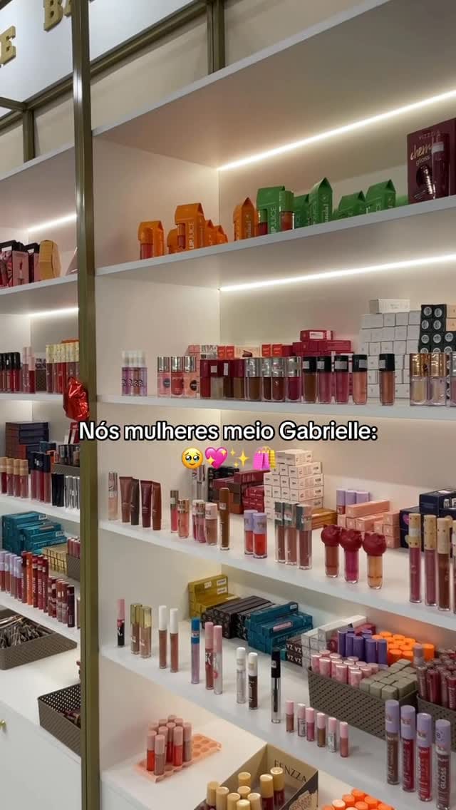 Post 1 by LPmakeup | Loja de Maquiagem on Instagram (video)