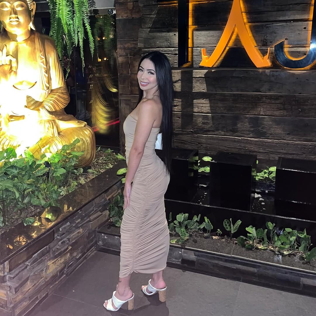 Post 5 by Si on Instagram (carousel)