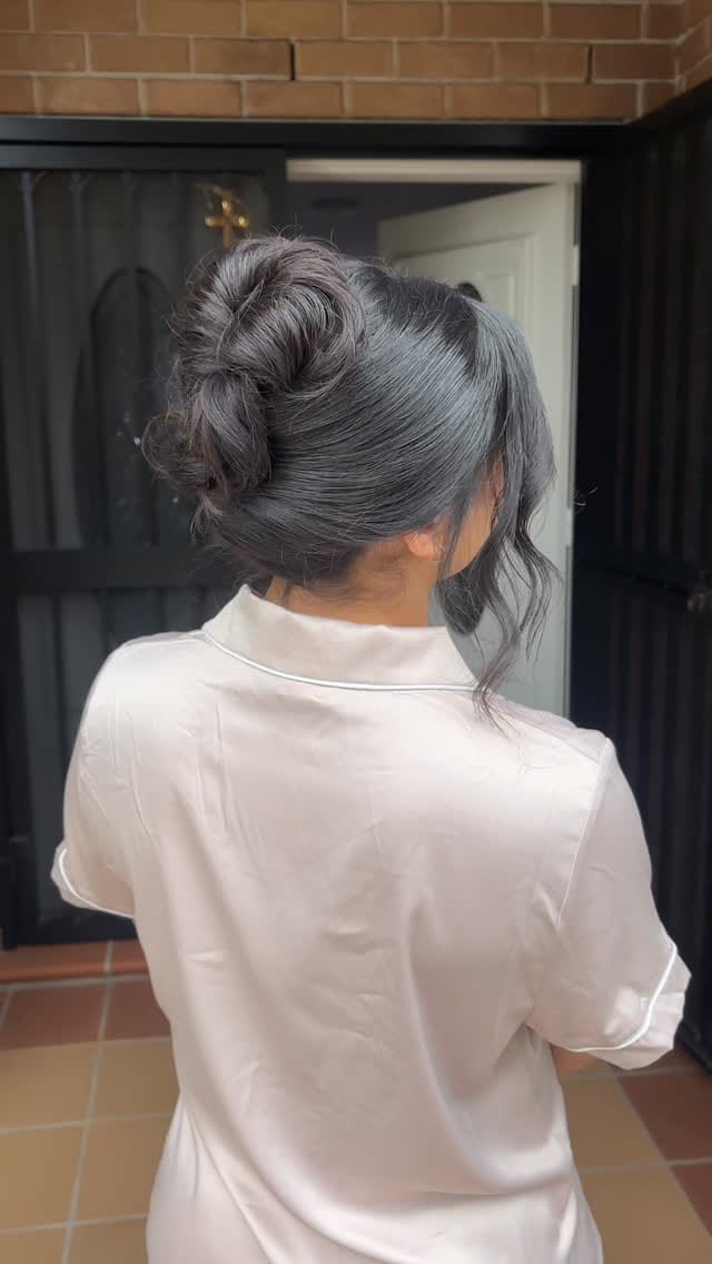Post 1 by Amy Reign Hair on Instagram (video)