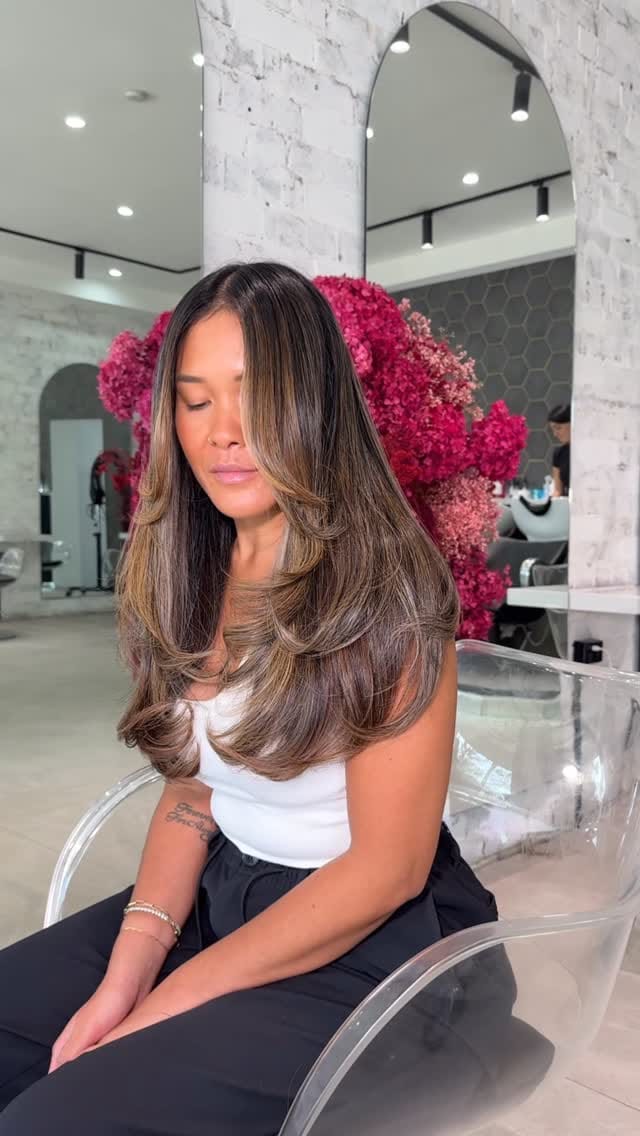 Post 8 by Amy Reign Hair on Instagram (video)