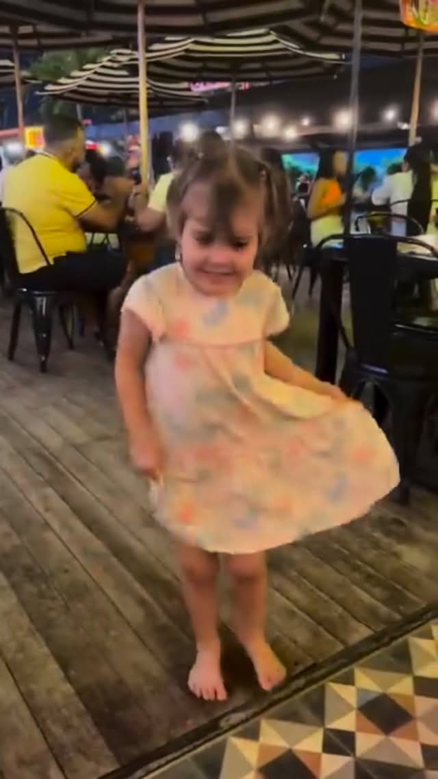 Post 1 by Iasmin Marríe on Instagram (video)
