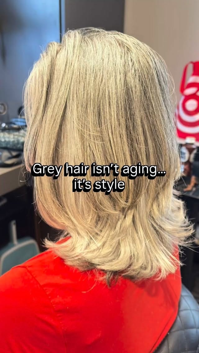 Post 5 by Daniele Pires - Hairstylist in New York on Instagram (video)