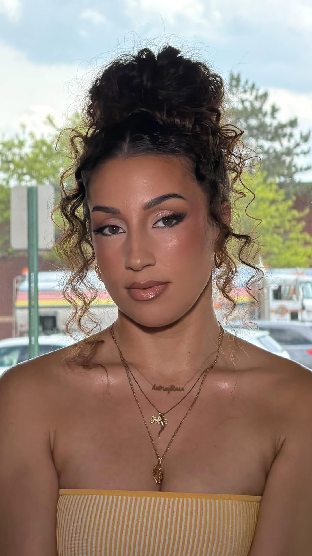 Post 4 by Facials, Waxing, Makeup Artist 🧚🏼‍♀️ on Instagram (video)