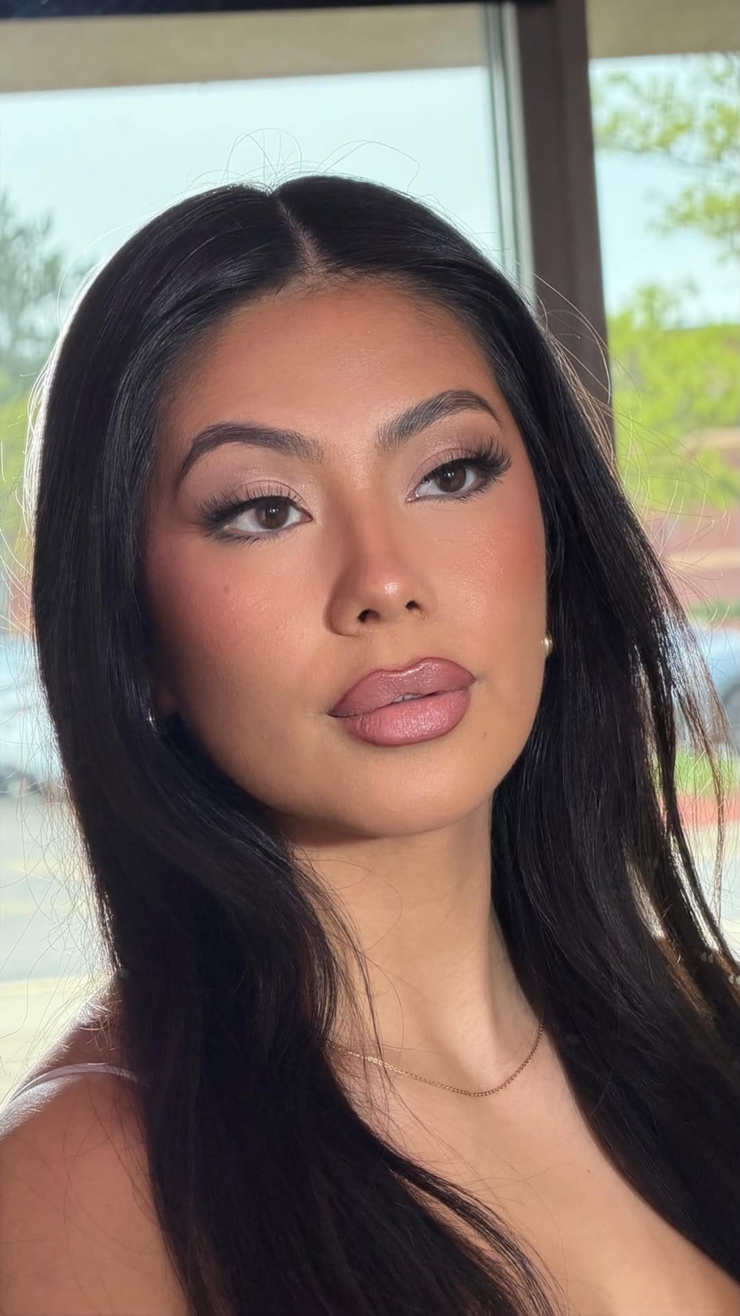 Post 6 by Facials, Waxing, Makeup Artist 🧚🏼‍♀️ on Instagram (video)