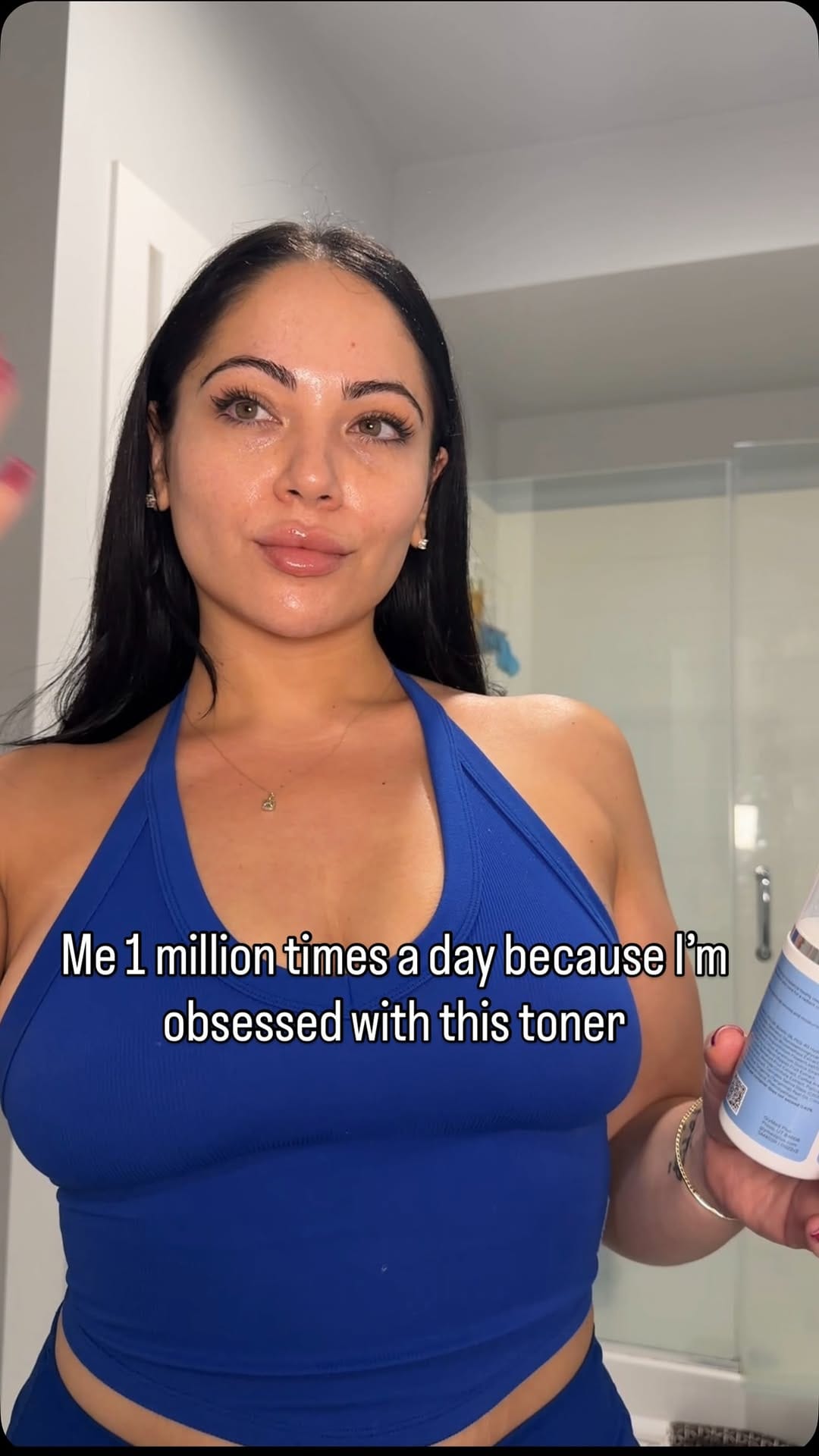 Post 2 by Facials, Waxing, Makeup Artist 🧚🏼‍♀️ on Instagram (video)