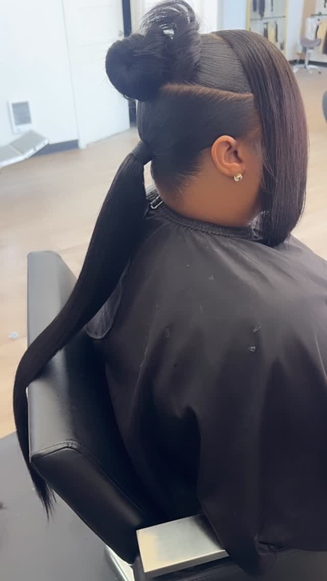 Post 5 by Bundles Wigs and  Eye lashes on Instagram (video)