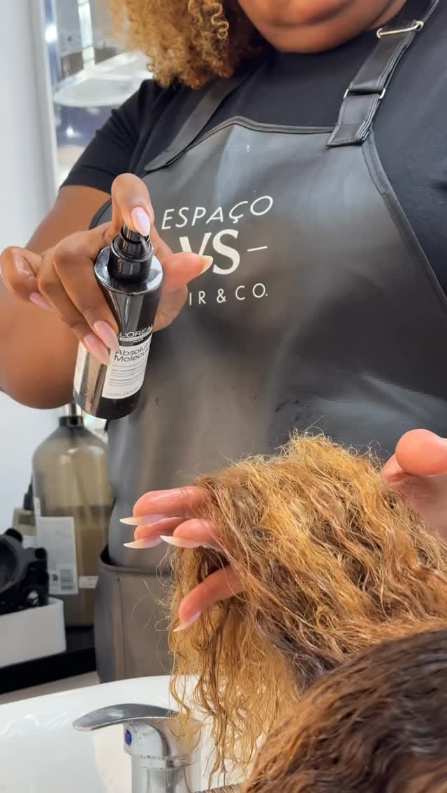 Post 2 by Espaço VS | Salão de Beleza Barra da Tijuca on Instagram (video)