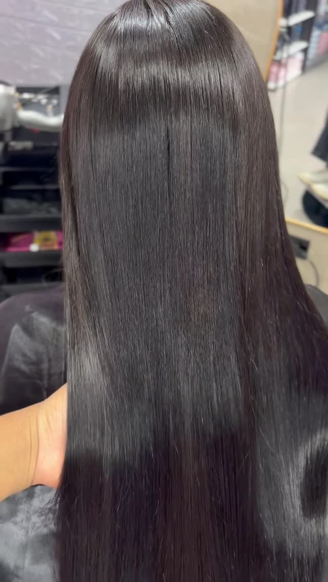 Post 4 by Aline Rodrigues | Mega Hair & Alisamento DF on Instagram (video)