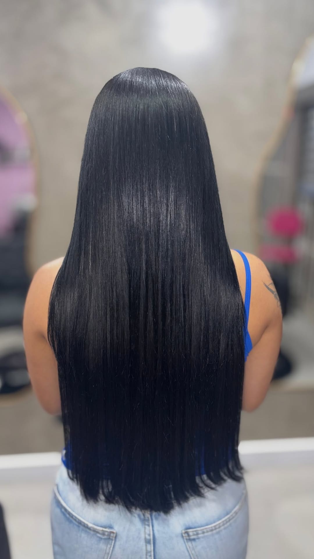 Post 6 by Aline Rodrigues | Mega Hair & Alisamento DF on Instagram (video)