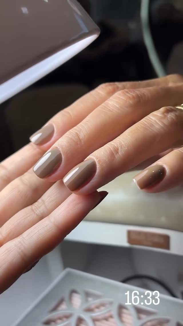 Post 5 by Mabella Esmalteria • Salão de beleza & Alongamento de unhas on Instagram (video)
