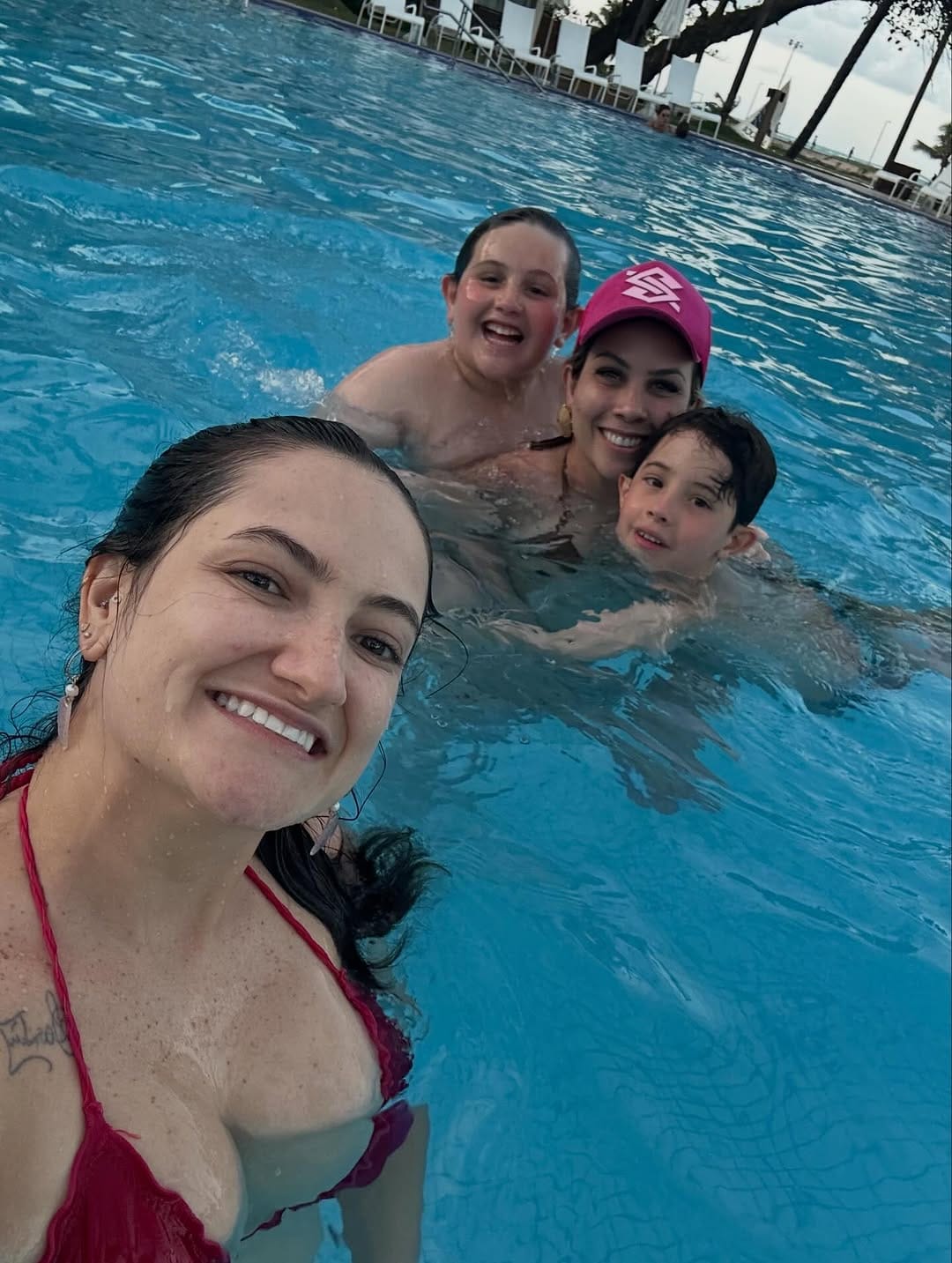 Post 2 by Nanda Andrade on Instagram (carousel)