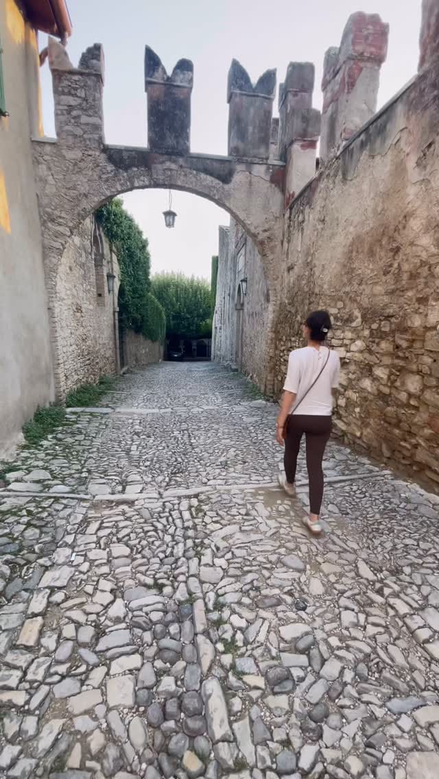 Post 3 by Dra. Lary Venturelli | Fios de Sustentação on Instagram (video)