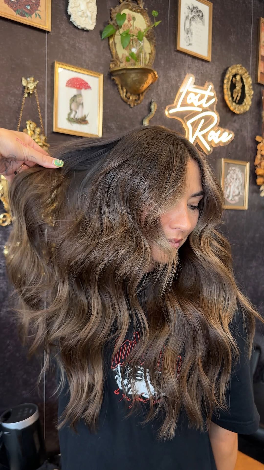 Post 10 by Leece ⋮ Blonding + Haircuts🥀 on Instagram (video)