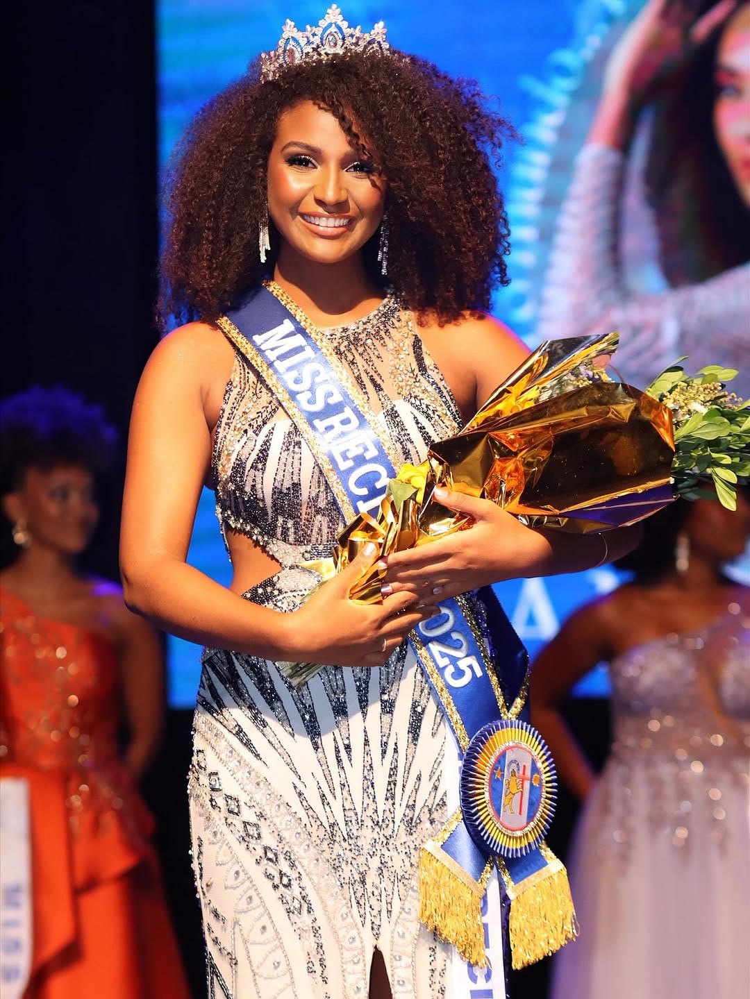 Post 9 by Miss Recife Oficial on Instagram (carousel)