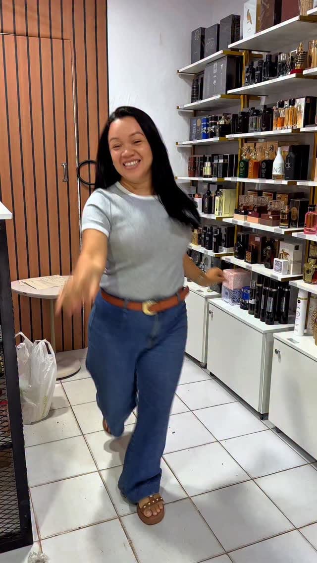 Post 7 by Bela Jô | Loja de Perfumaria e Cosméticos on Instagram (video)