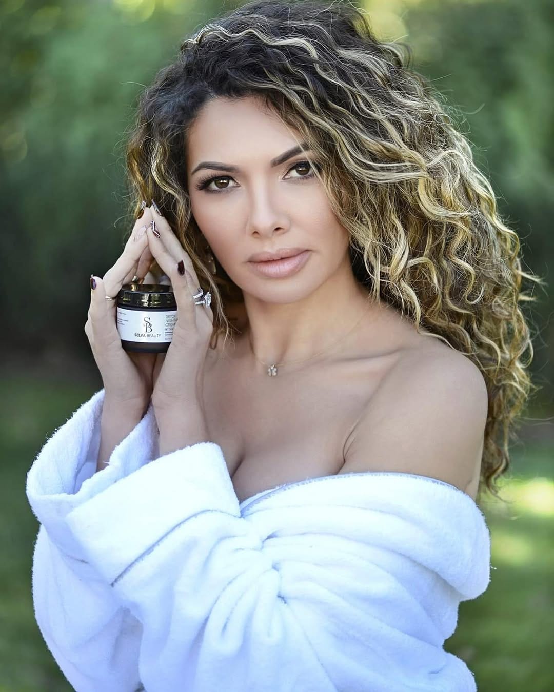 Post 3 by Selva Beauty on Instagram (image)