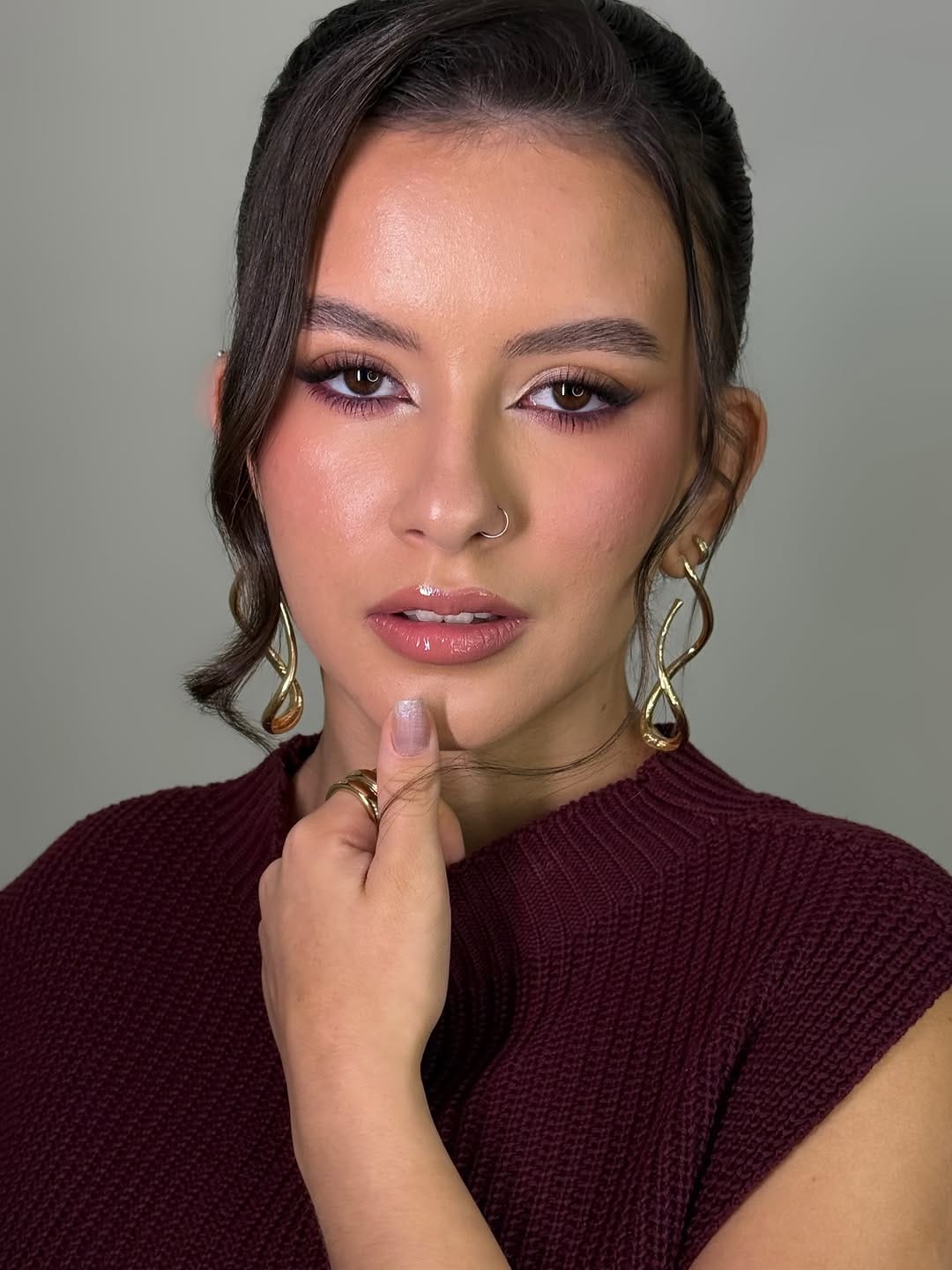 Post 4 by Camila faz Make | Penteado | Sobrancelha on Instagram (carousel)