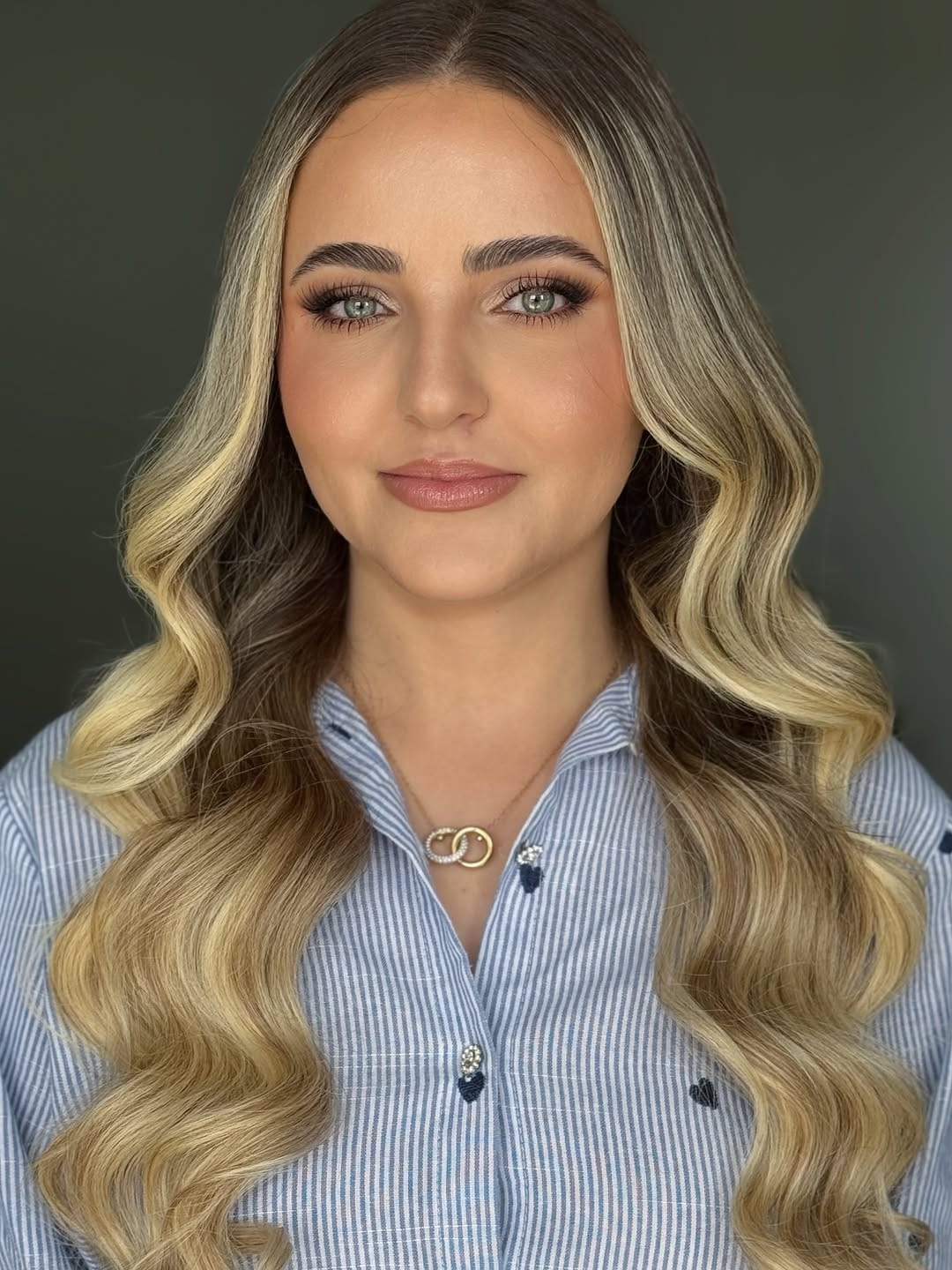 Post 7 by Camila faz Make | Penteado | Sobrancelha on Instagram (carousel)