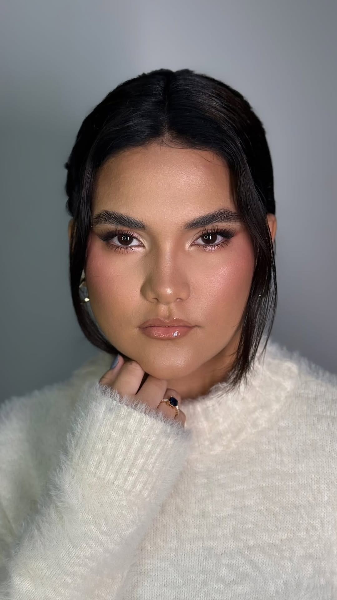 Post 8 by Camila faz Make | Penteado | Sobrancelha on Instagram (video)