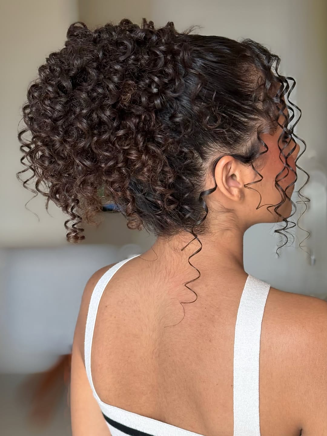Post 5 by Camila faz Make | Penteado | Sobrancelha on Instagram (carousel)