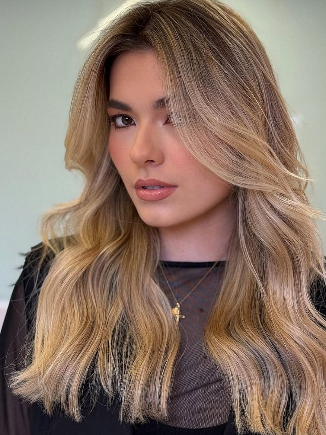 Post 8 by 𝐋𝐚𝐢𝐬 𝐅𝐞𝐫𝐧𝐚𝐧𝐝𝐚 on Instagram (image)