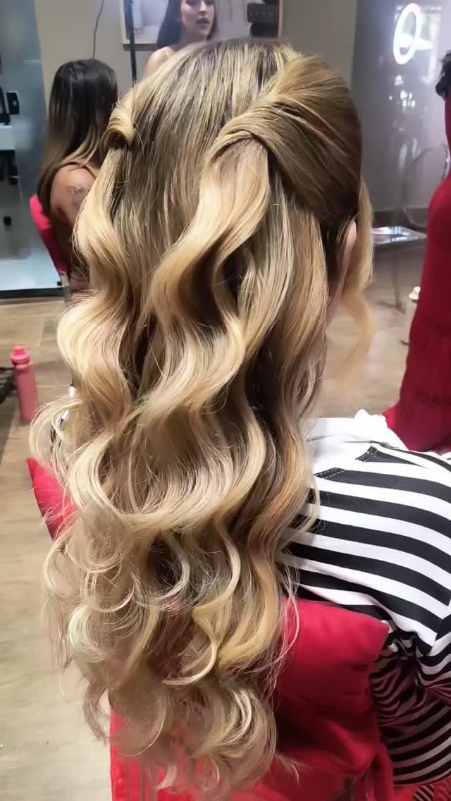 Post 7 by LUANA SANTOS | PENTEADOS on Instagram (video)