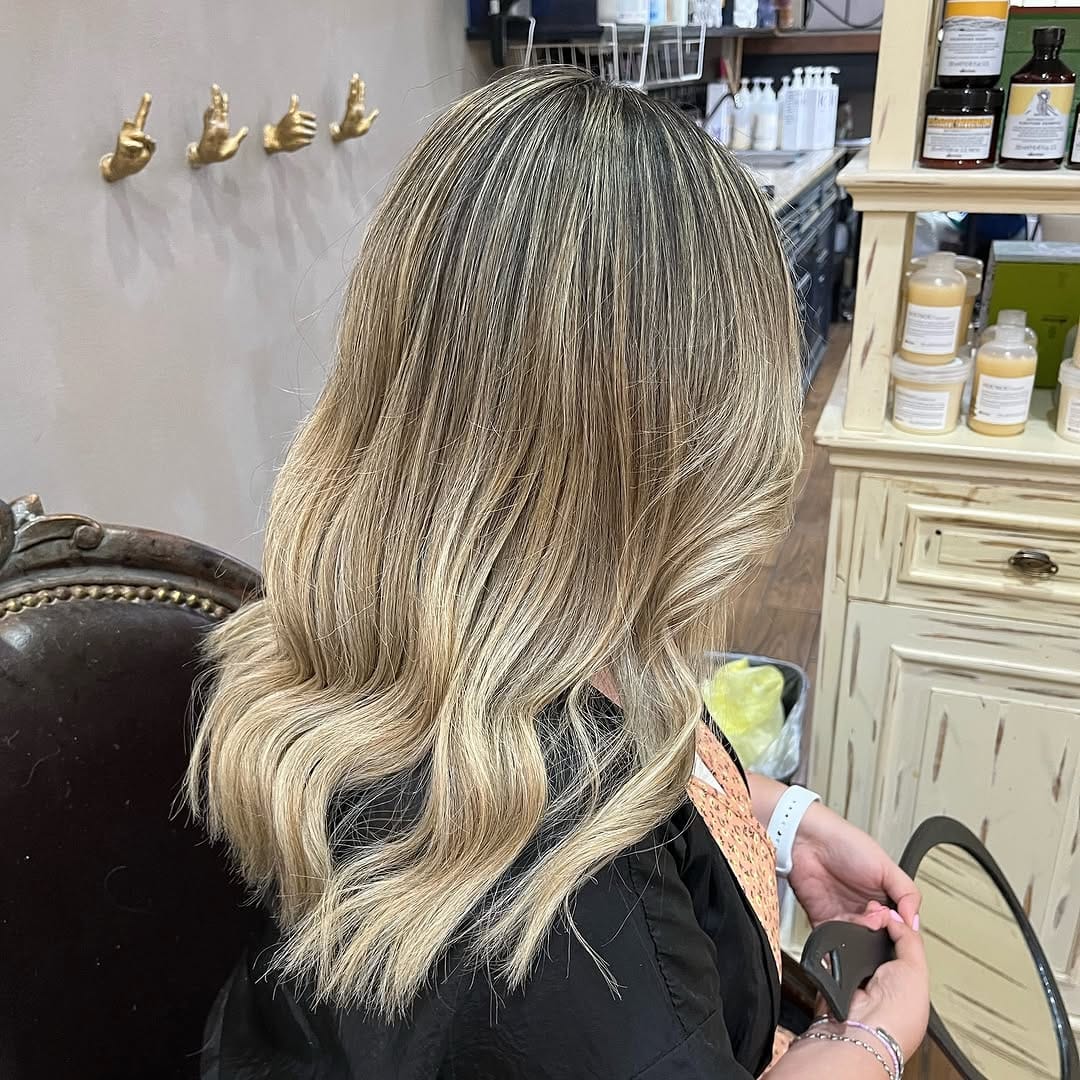 Post 8 by Maria Daniela Beauty Salon on Instagram (carousel)