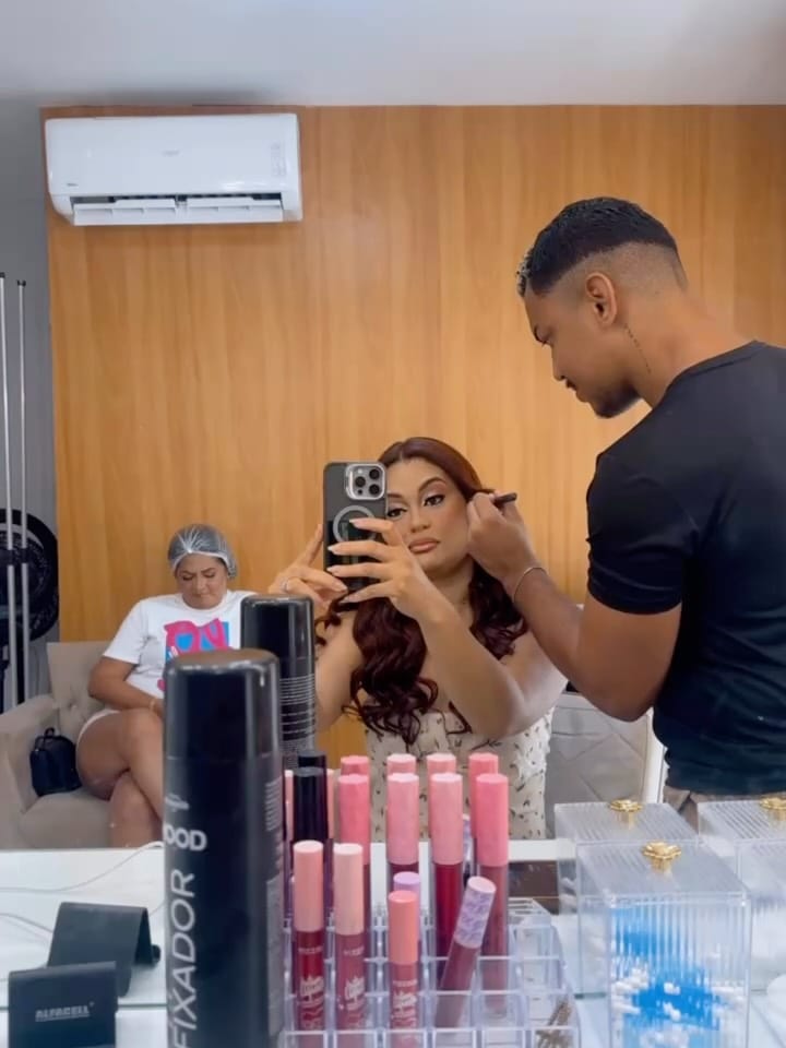 Post 6 by Jéssica Oliver | PMU & Mentora on Instagram (carousel)