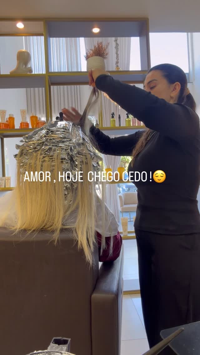 Post 4 by 𝑅𝑂𝑆𝐸 𝐻𝐴𝐼𝑅 on Instagram (video)