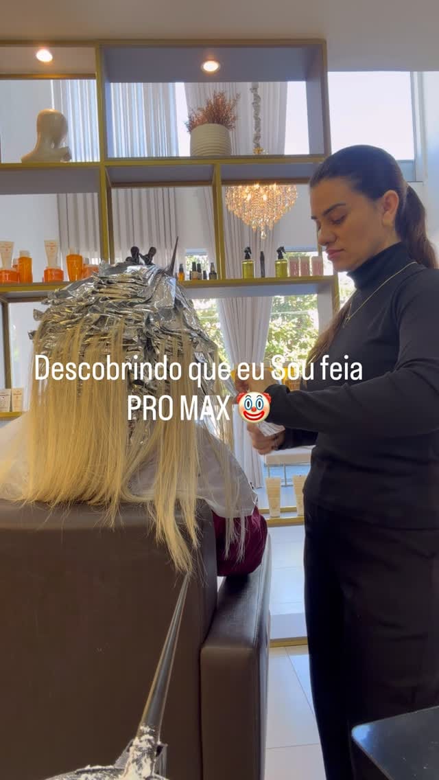 Post 8 by 𝑅𝑂𝑆𝐸 𝐻𝐴𝐼𝑅 on Instagram (video)