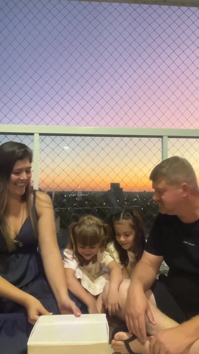 Post 1 by KARINE DONATO / SOBRANCELHAS E CÍLIOS CASCAVEL PR on Instagram (video)
