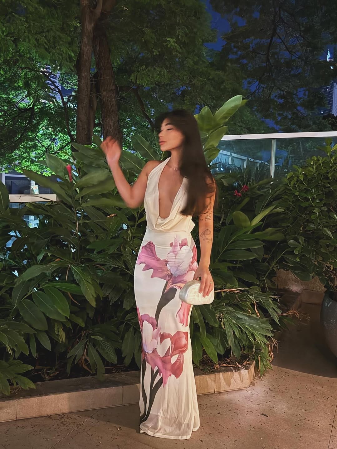 Post 5 by Emilly Faquini on Instagram (carousel)