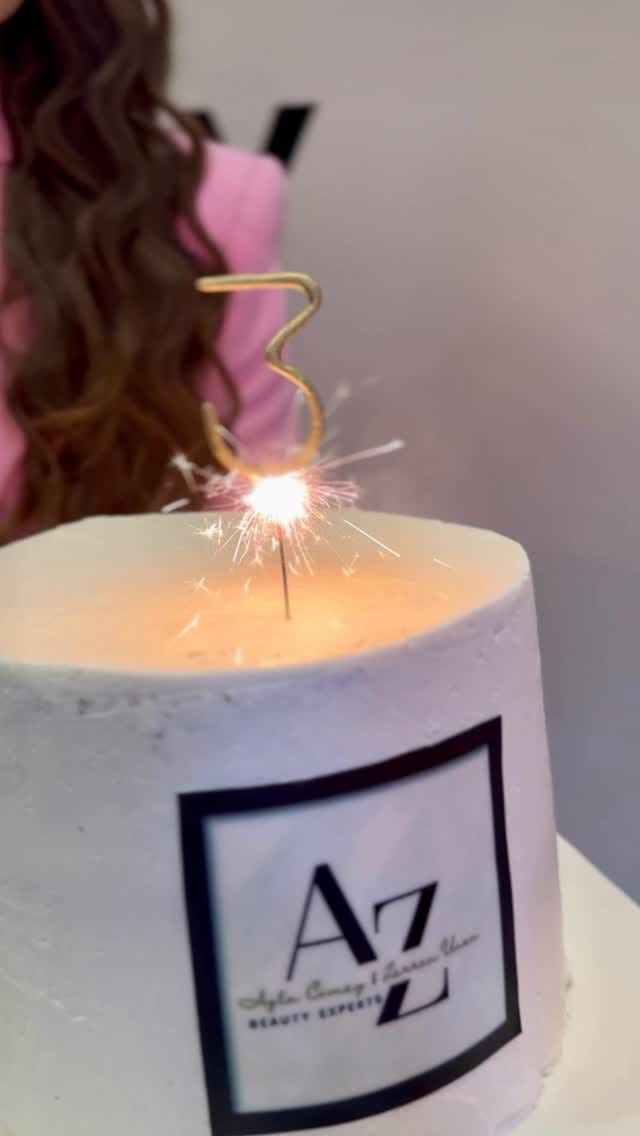Post 2 by AylaComez& ZerrinUman on Instagram (video)
