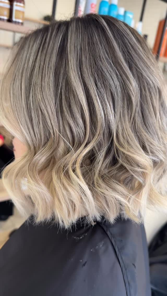 Post 5 by AylaComez& ZerrinUman on Instagram (video)