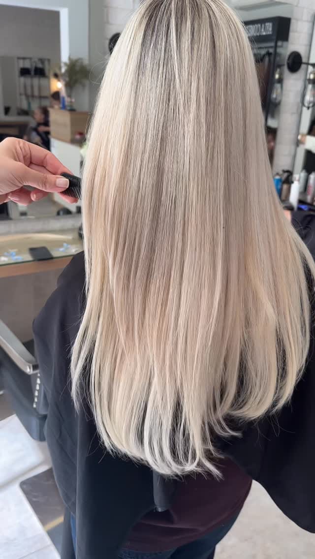 Post 1 by AylaComez& ZerrinUman on Instagram (video)