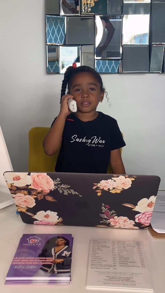 Post 3 by Sashay Wax on Instagram (video)