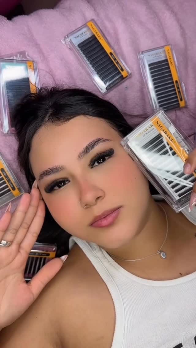 Post 8 by Cílios e sobrancelha | Aparecida de Goiânia | Adilla Raquel on Instagram (video)