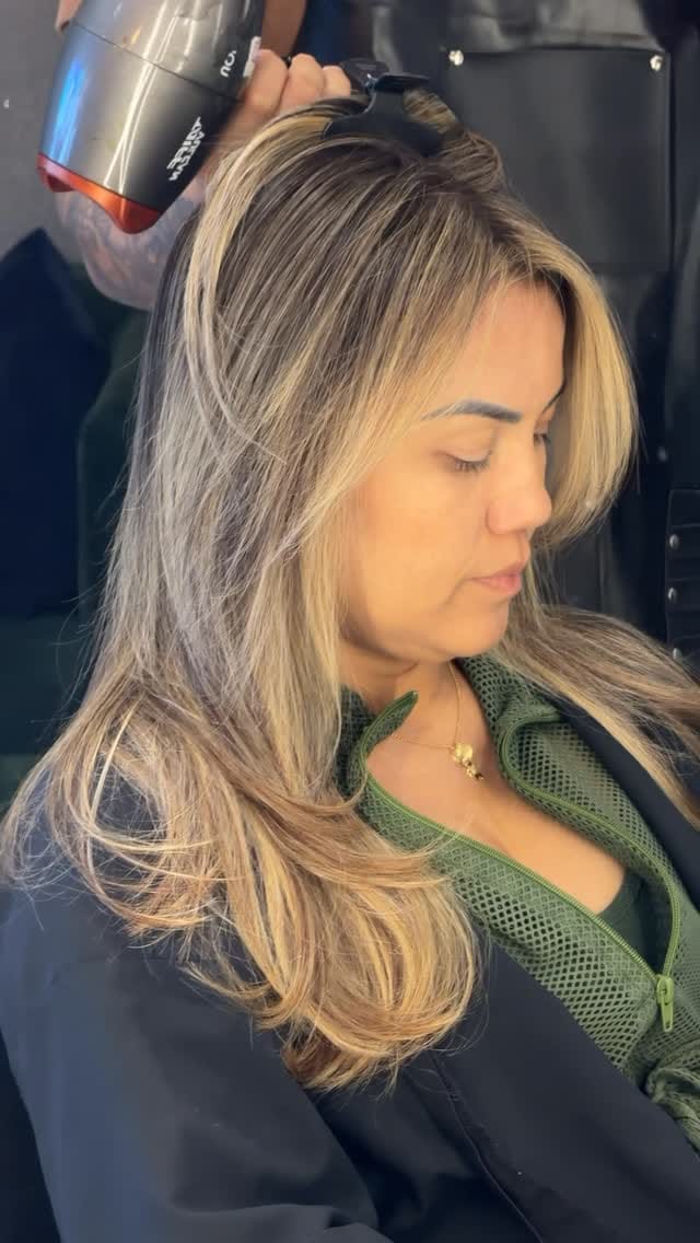 Post 8 by Peuh Menezes Hair on Instagram (video)