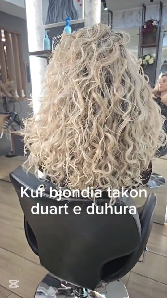Post 5 by Parukeri Xhena Rina on Instagram (video)