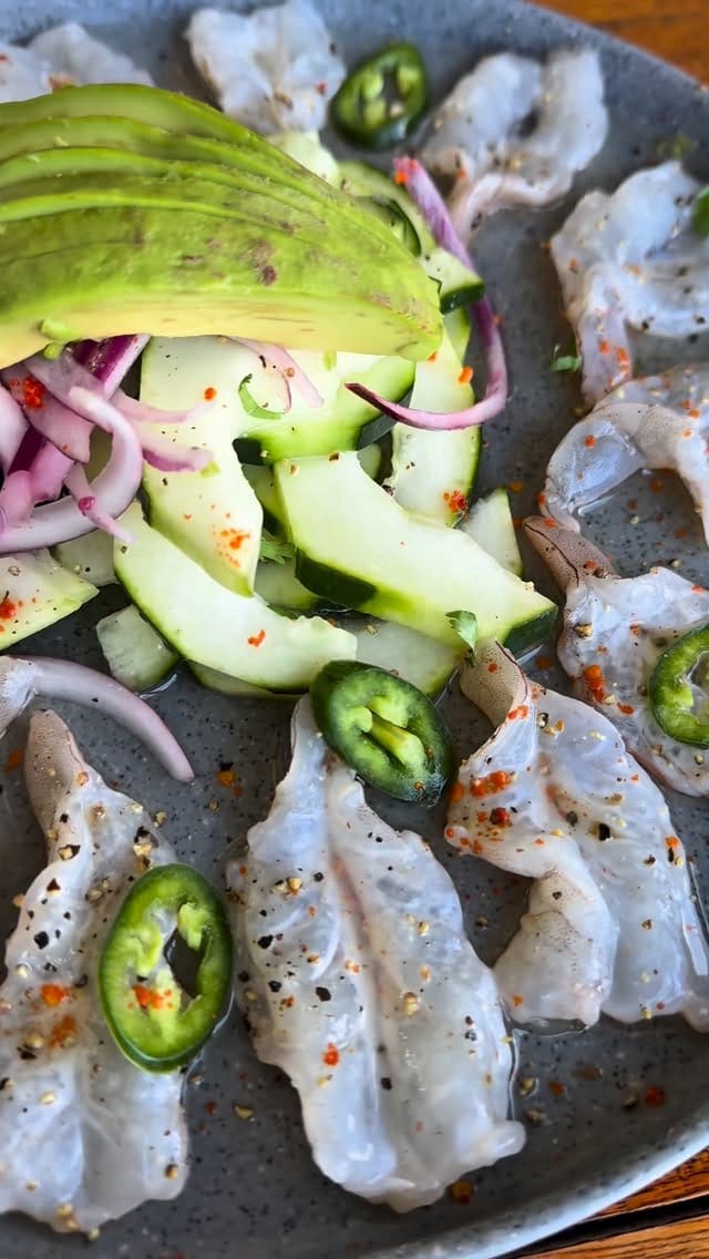 Post 6 by Los mejores Mariscos de Cancún 🐋 on Instagram (video)