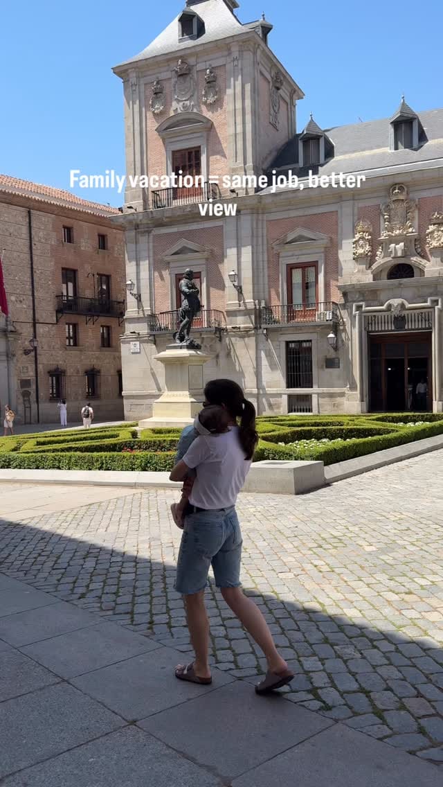 Post 2 by Nini Inasaridze on Instagram (video)
