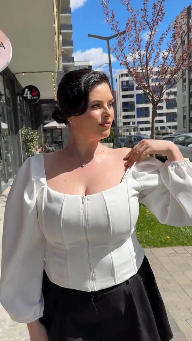 Post 8 by Наталія Кондратюк/PLUS SIZE MODEL/Content Creator on Instagram (video)