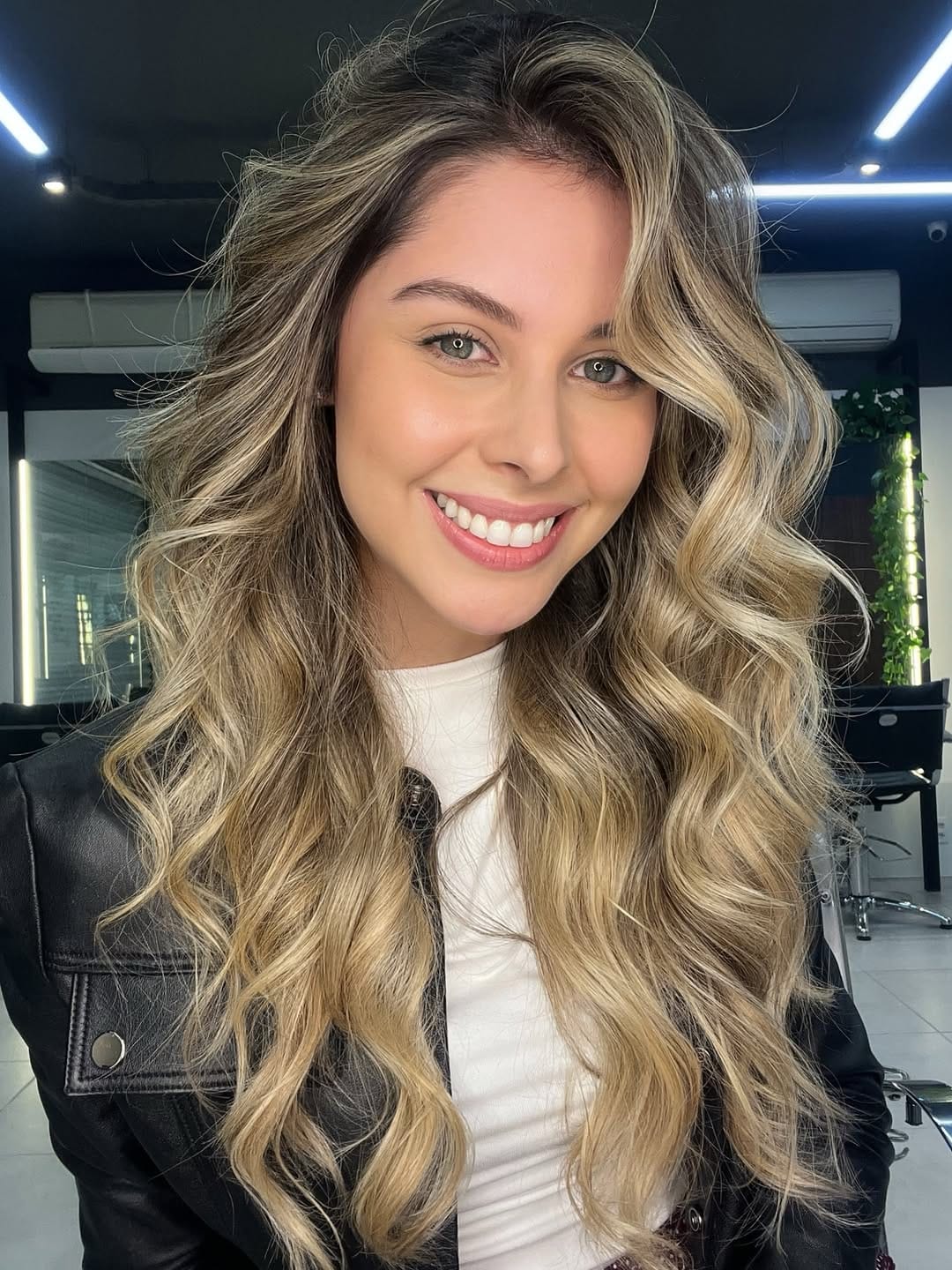 Post 4 by Studio A | Salão de Beleza Porto Alegre on Instagram (carousel)