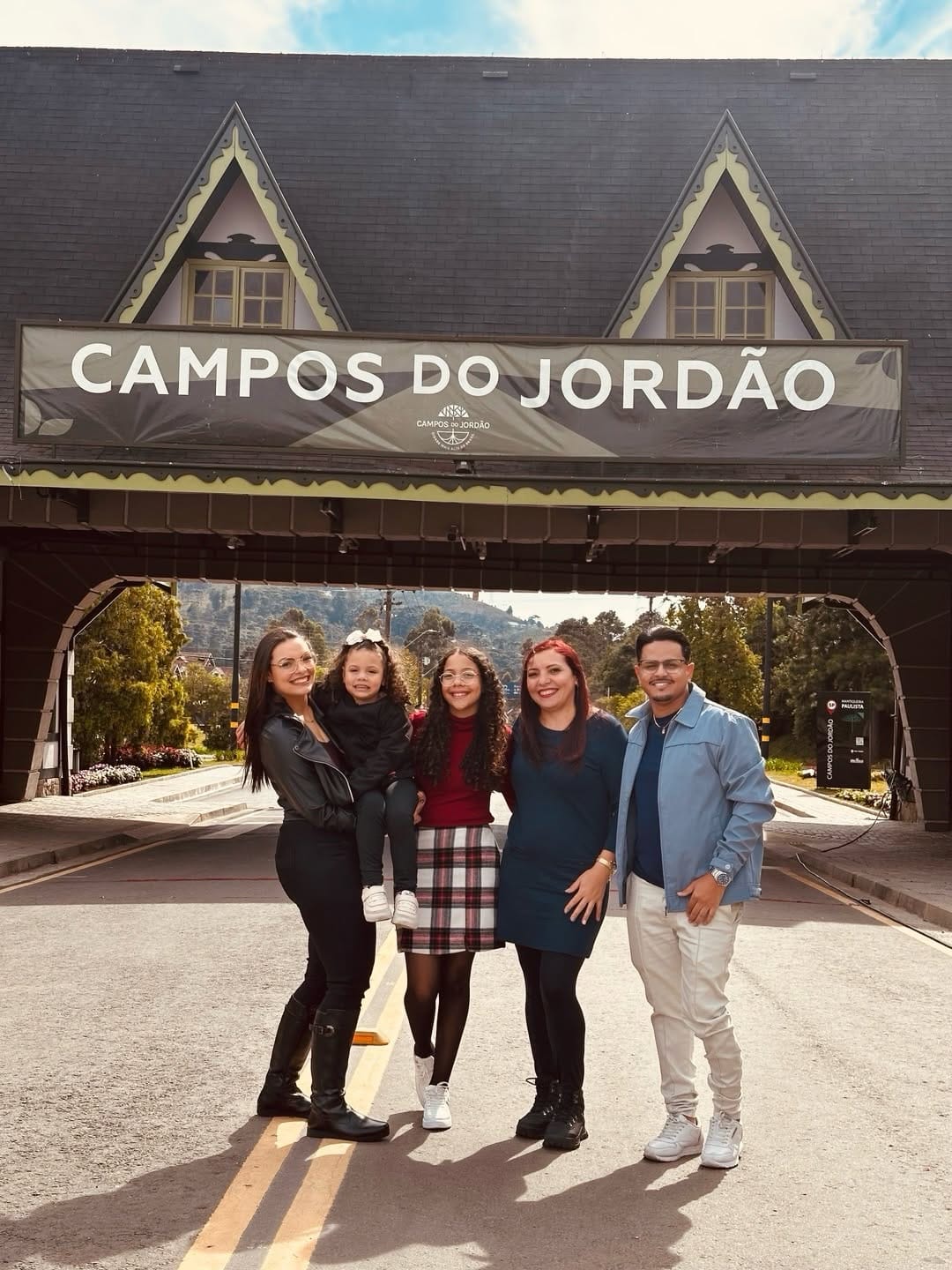 Post 5 by Donathan Menezes on Instagram (carousel)