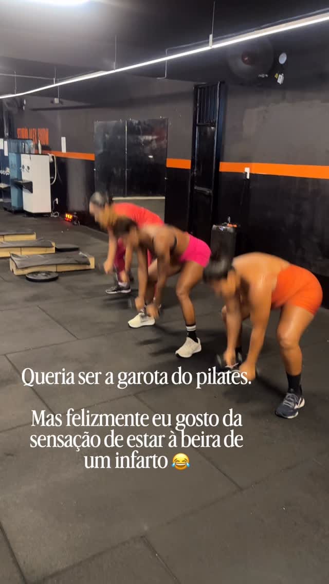 Post 7 by Alex Show on Instagram (video)