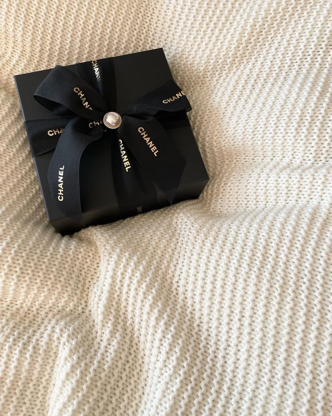 Post 2 by ᴋʏʟᴀ ᴍᴏᴄʜɪᴢᴜᴋɪ on Instagram (image)