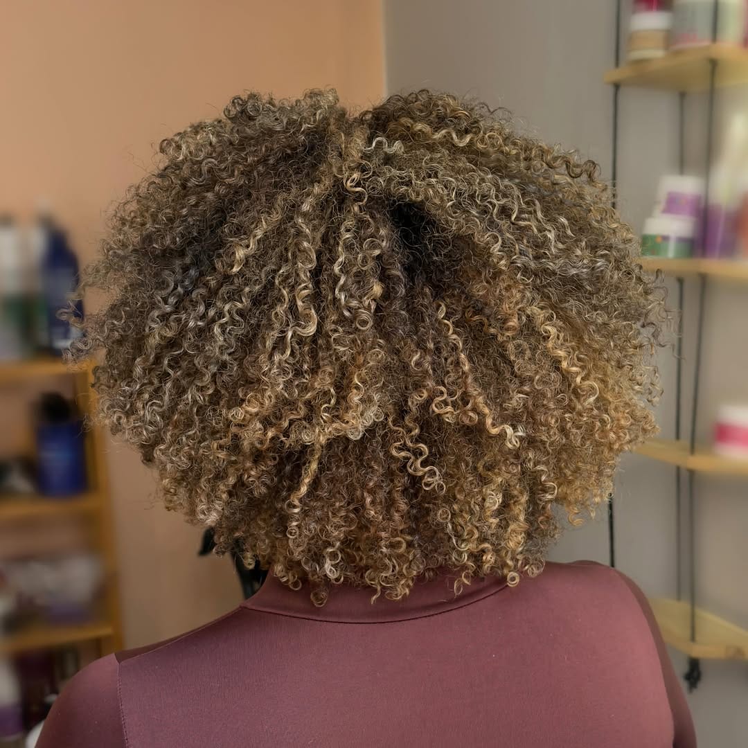 Post 3 by GABS | Estética preta & cuidado on Instagram (carousel)