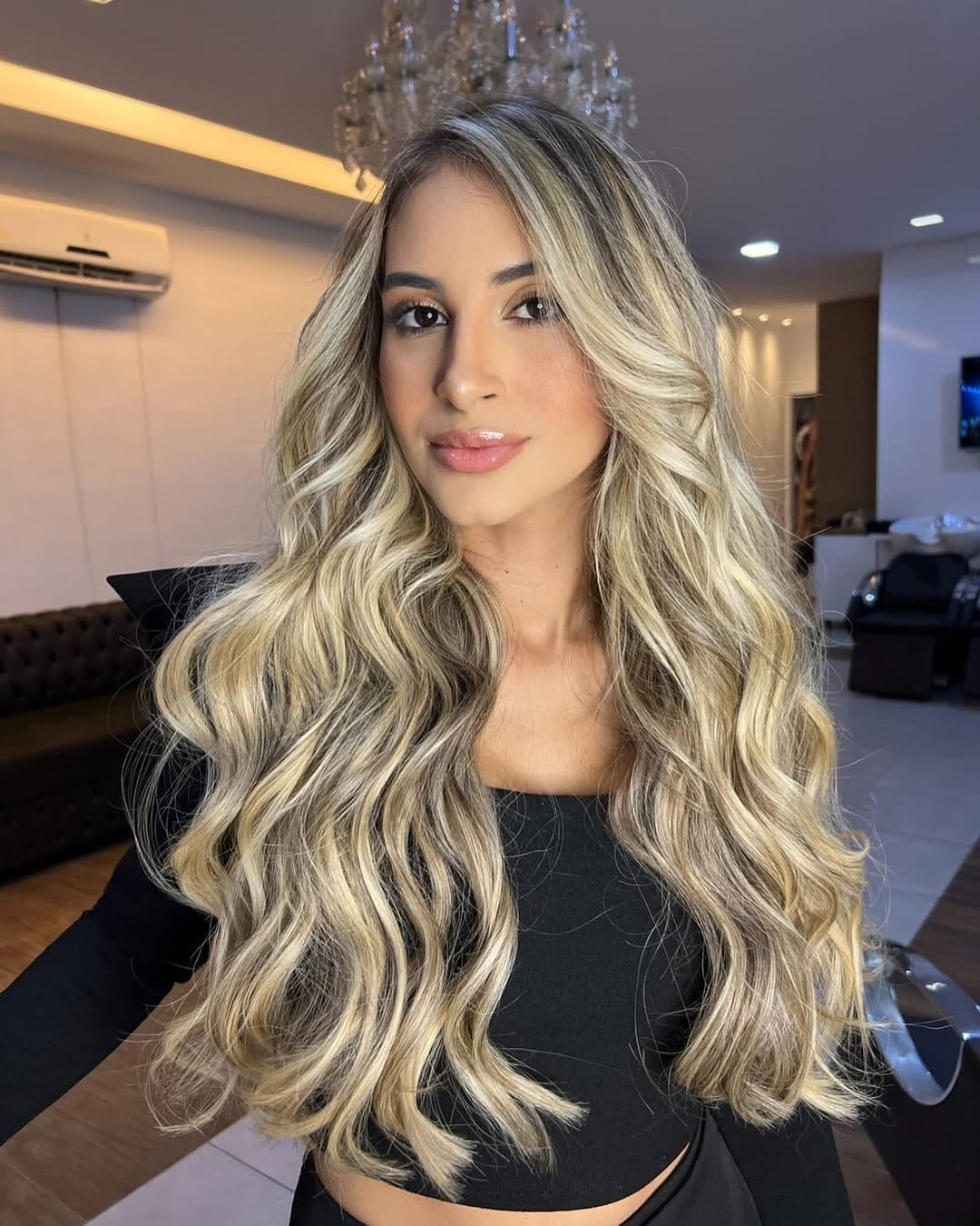 Post 3 by Régis Mega hair on Instagram (carousel)