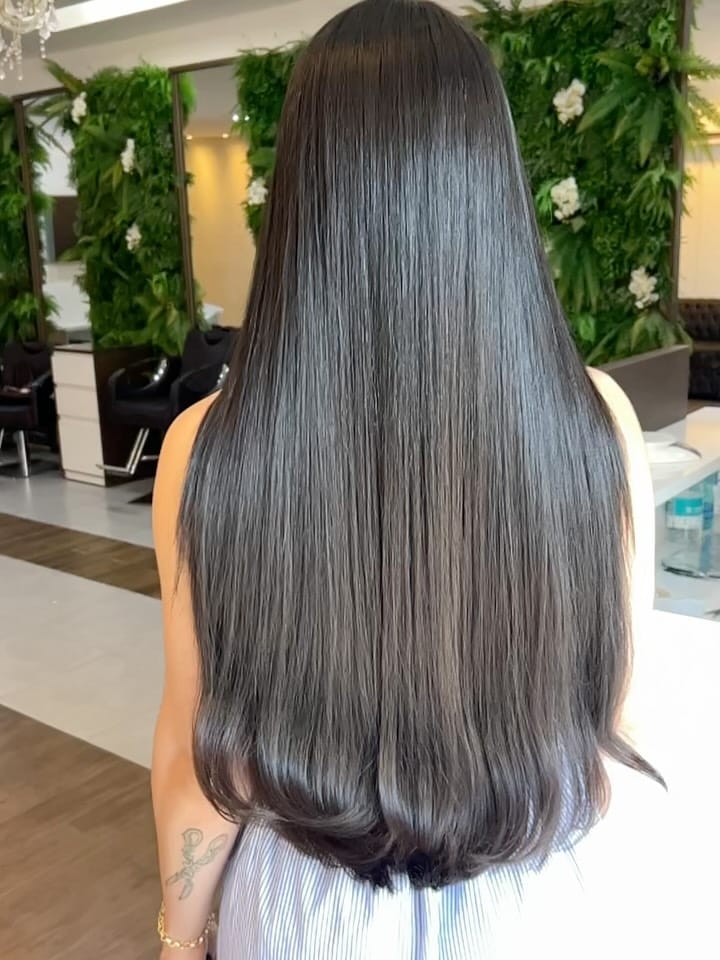 Post 10 by Régis Mega hair on Instagram (carousel)