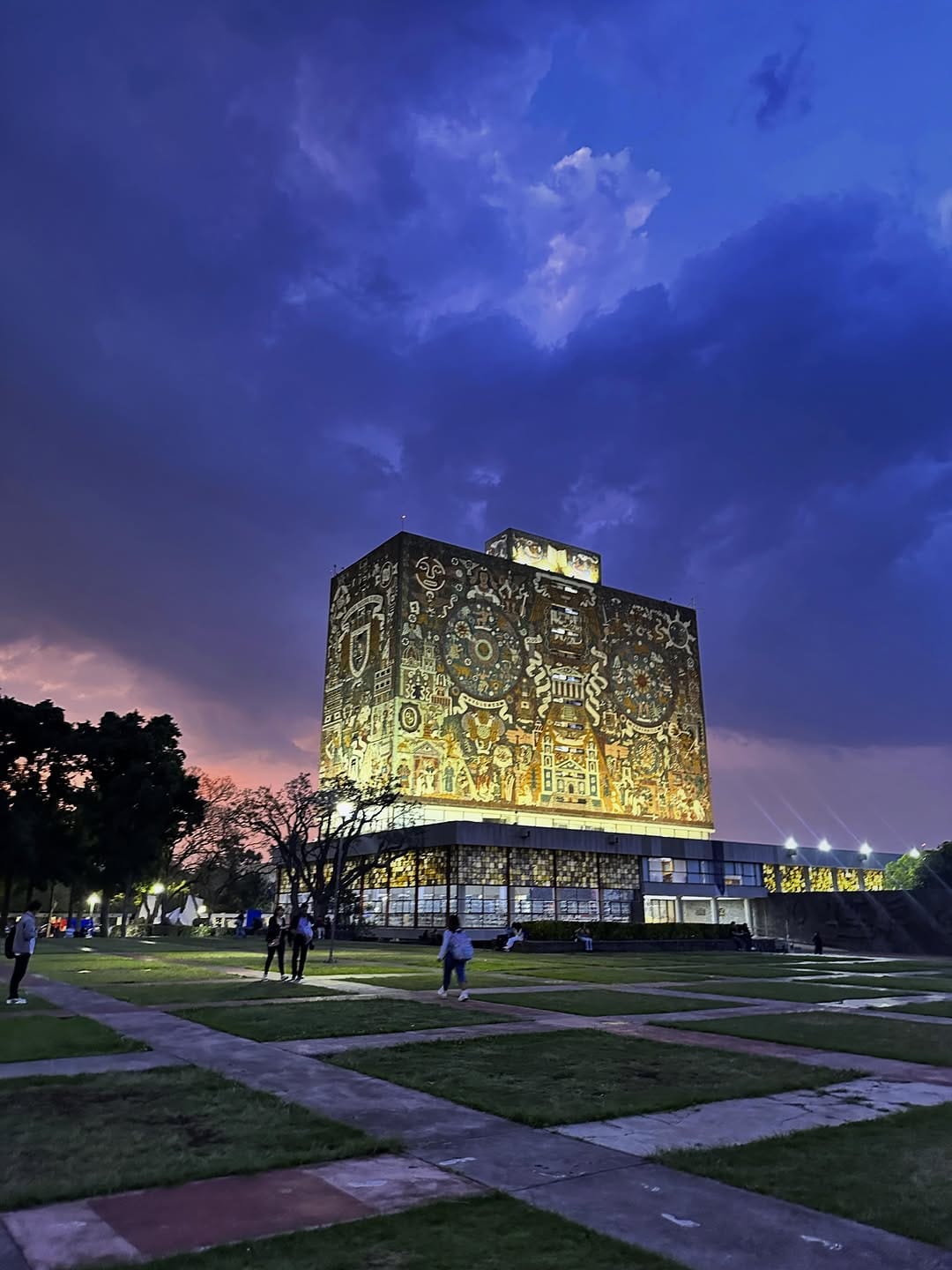 Post 1 by UNAM on Instagram (image)